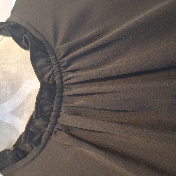 [M] Ruffle blouse - Picture 7 of 10